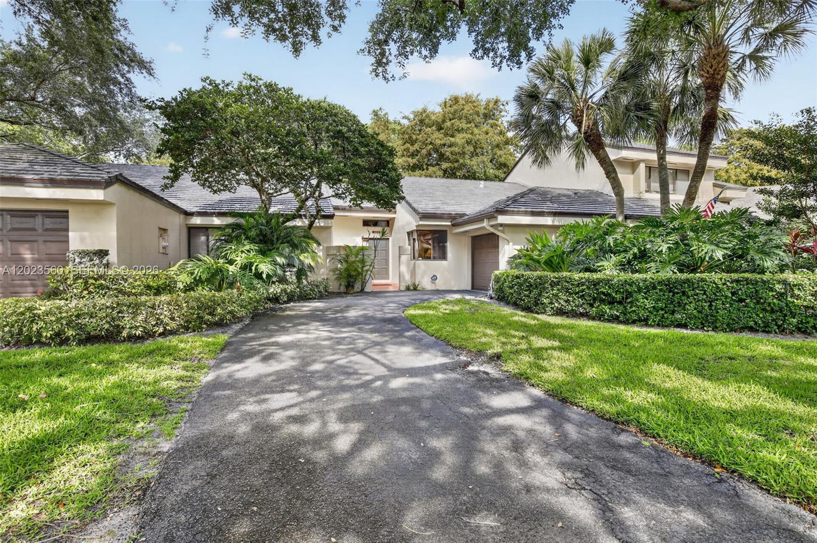 369 NW 97th Ave, Plantation FL 33324