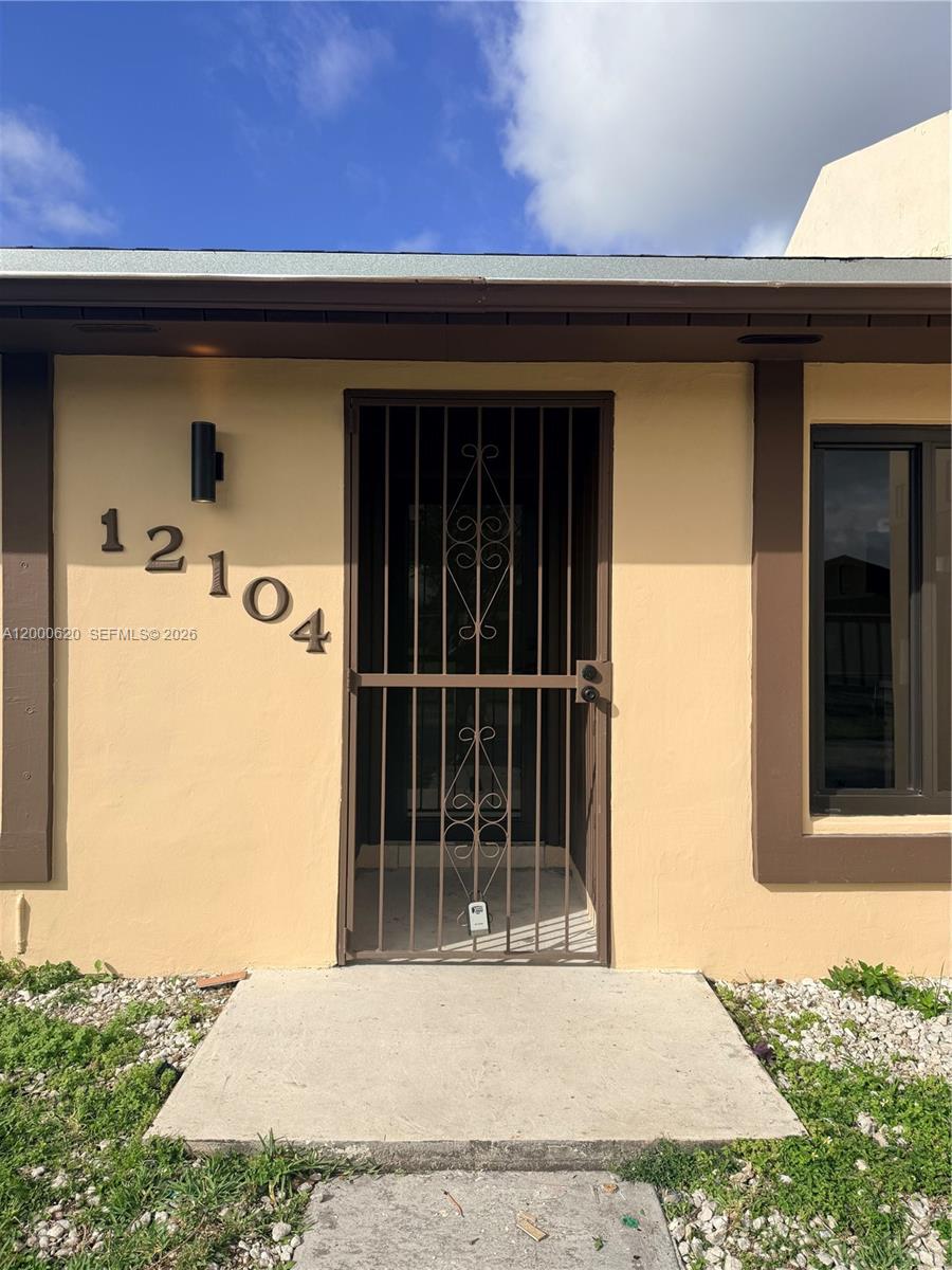 12104 SW 110th St Cir S, Miami FL 33186