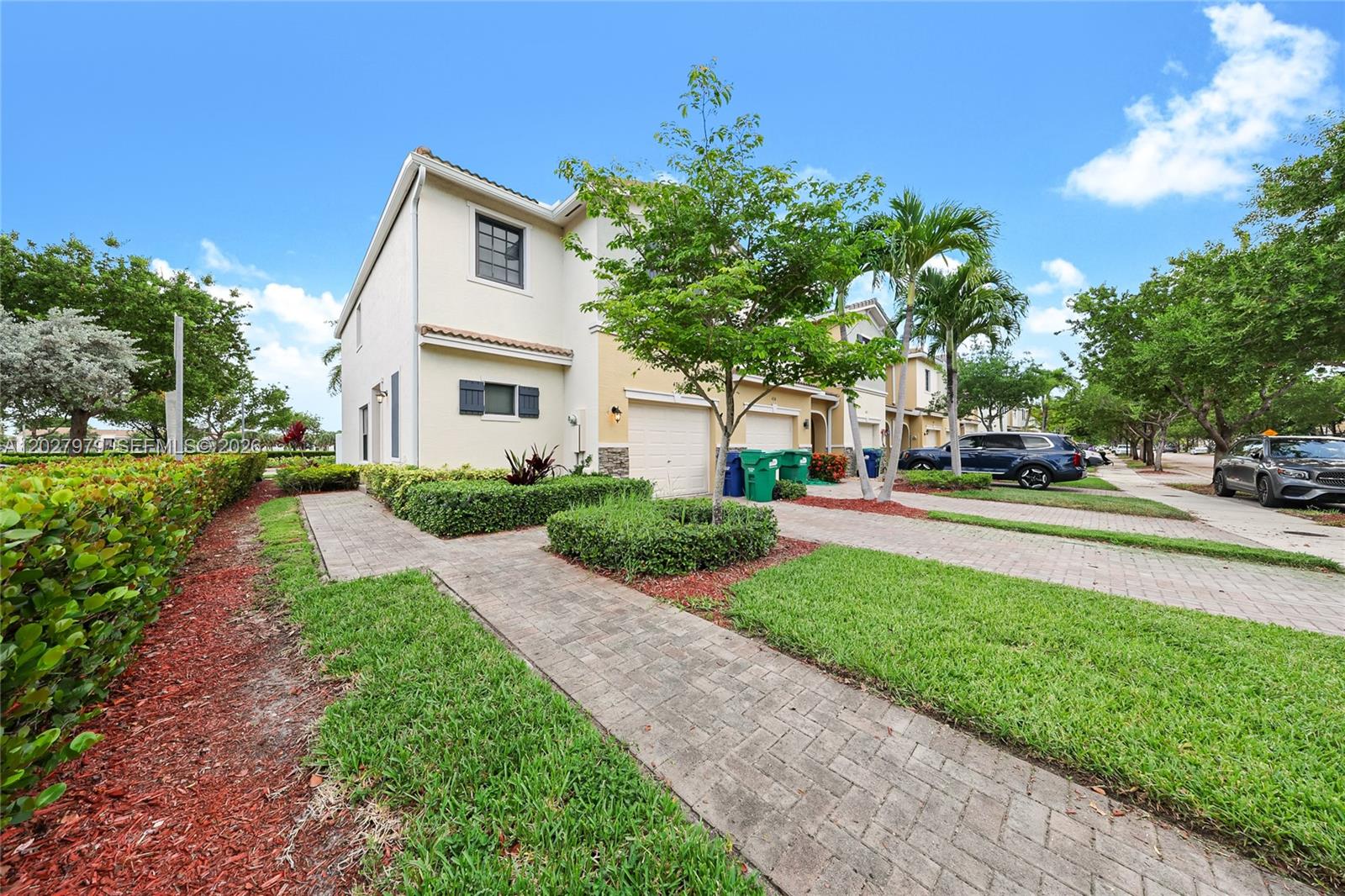 476 NE 194th Ter, Miami FL 33179