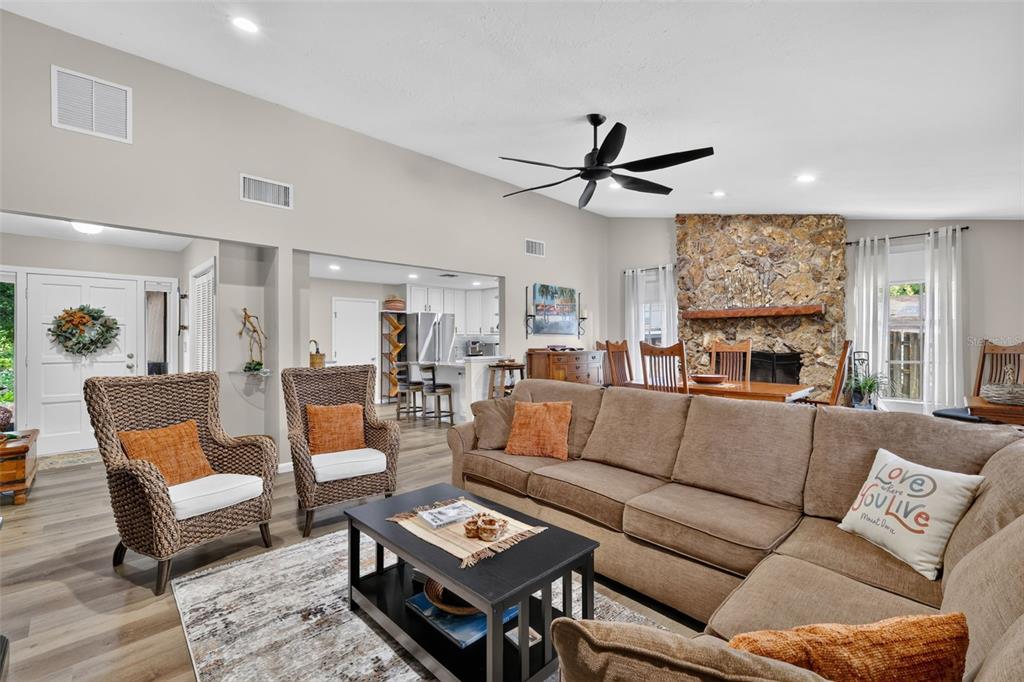 2115 SUZANNE DRIVE, MOUNT DORA, FL — photo 4 of 30