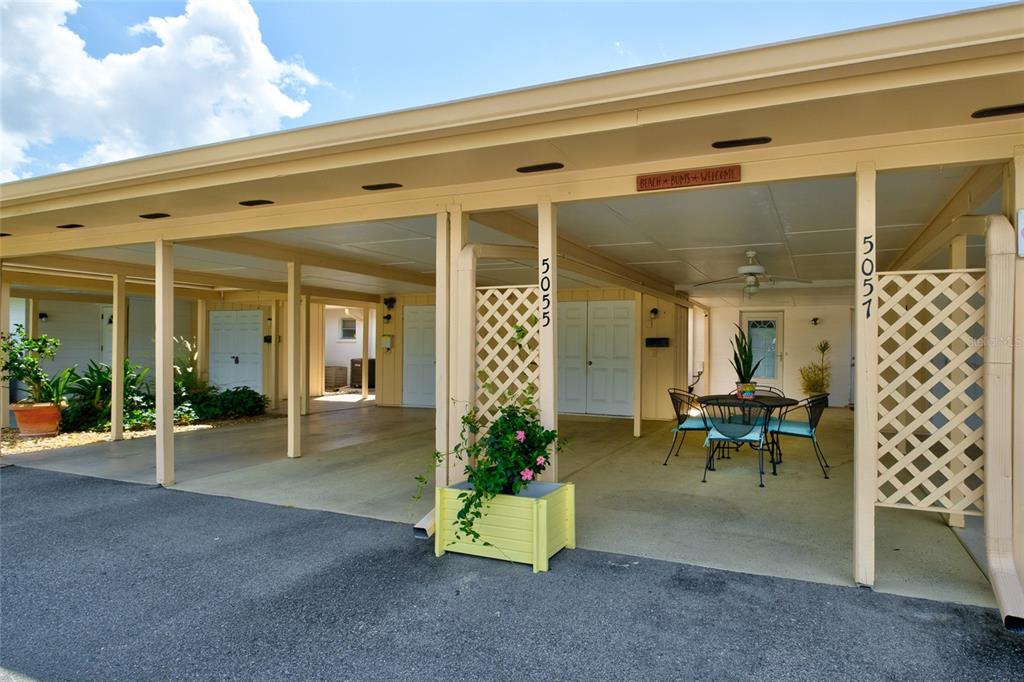 5055 LIVE OAK CIRCLE