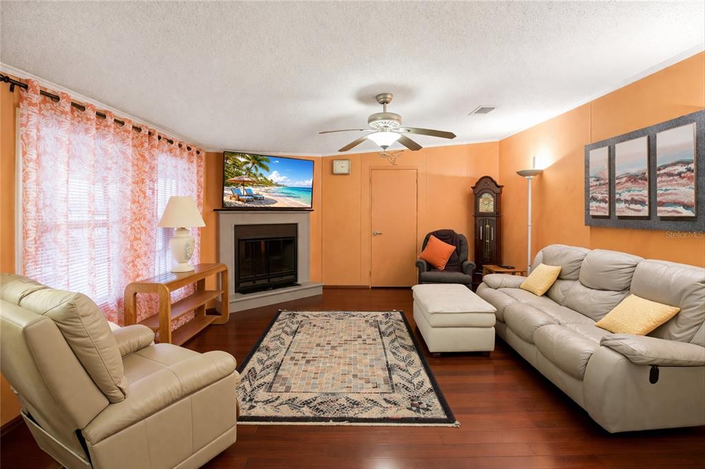 184 W MANATEE LOOP, PUNTA GORDA, FL — photo 4 of 30
