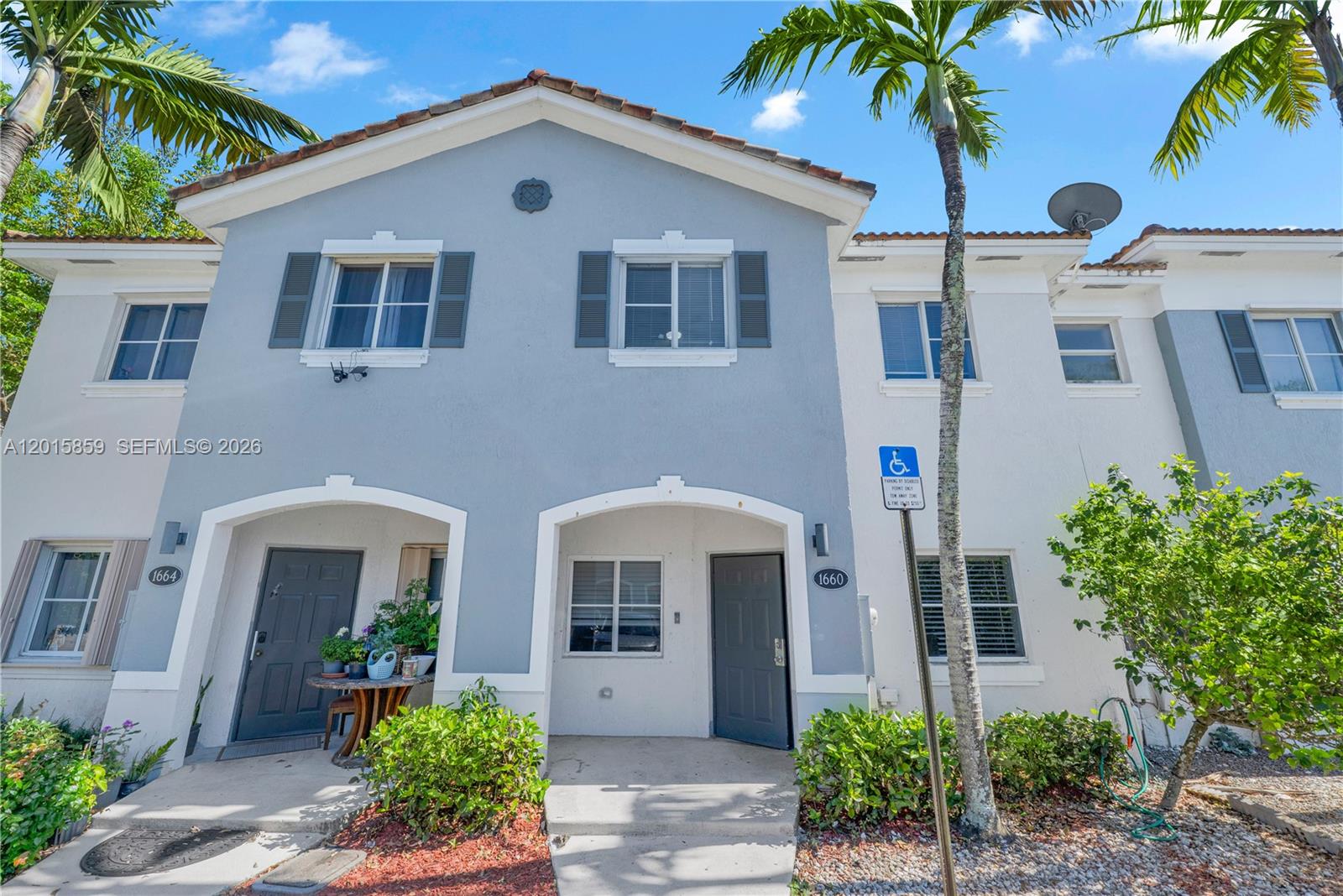 1660 SE 30th St, Homestead FL 33035