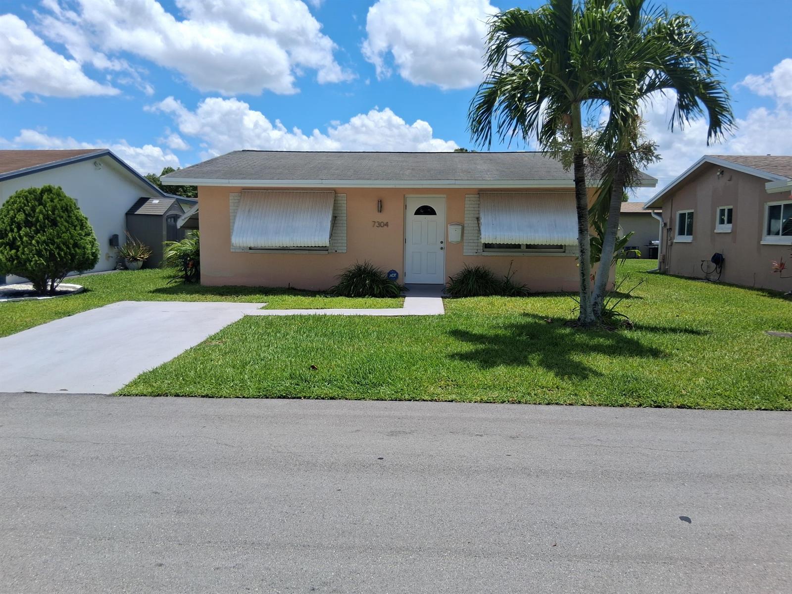 7304 NW 57th Drive, Tamarac FL 33321