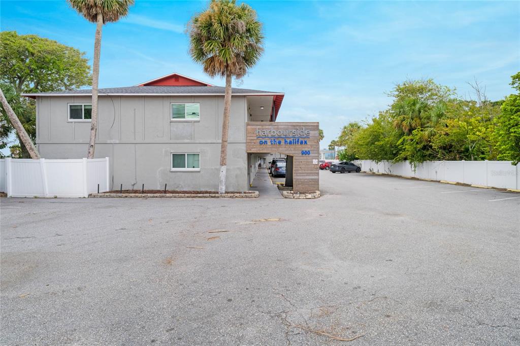 900 S PENINSULA DRIVE UNIT 207