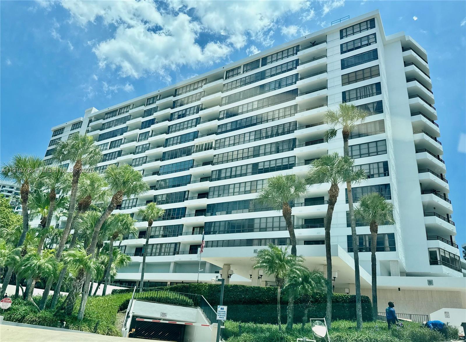 500 Three Islands Blvd # 504, Hallandale Beach FL 33009