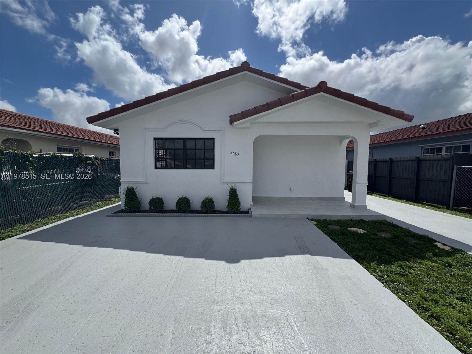 2682 W 70th Pl, Hialeah FL 33016