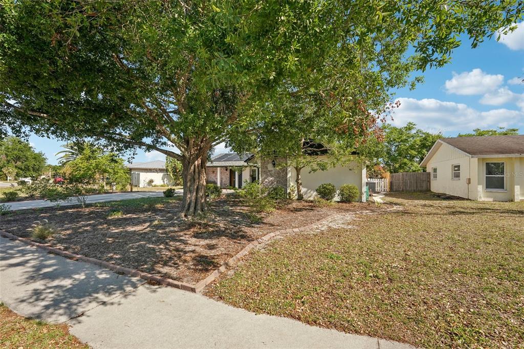 5728 WHISTLEWOOD CIRCLE