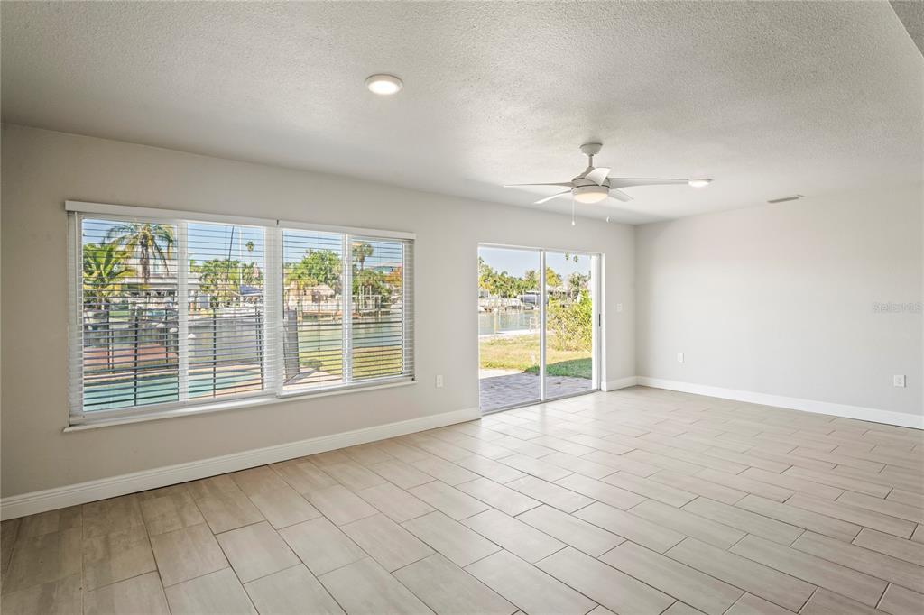 516 CRYSTAL DRIVE, MADEIRA BEACH, FL — photo 5 of 22