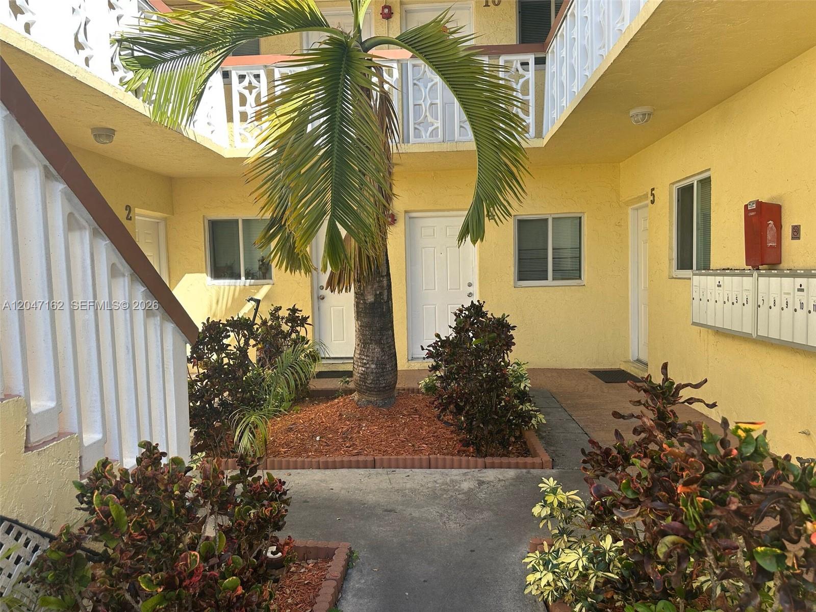724 NE 4th St # 9, Hallandale Beach FL 33009