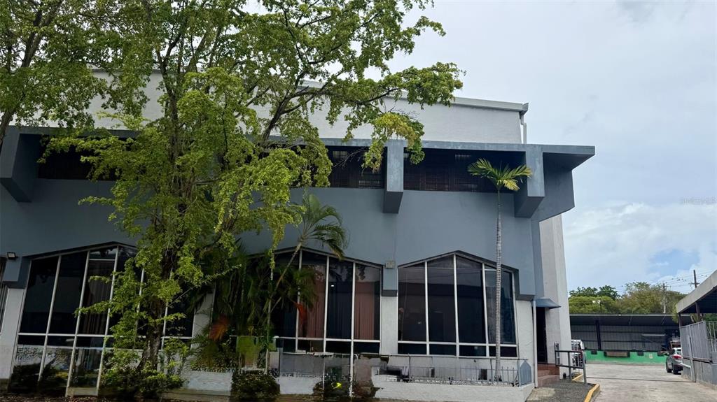 272 CALLE 272 BLOQ. L B 12, URB. COUNTRY CLUB