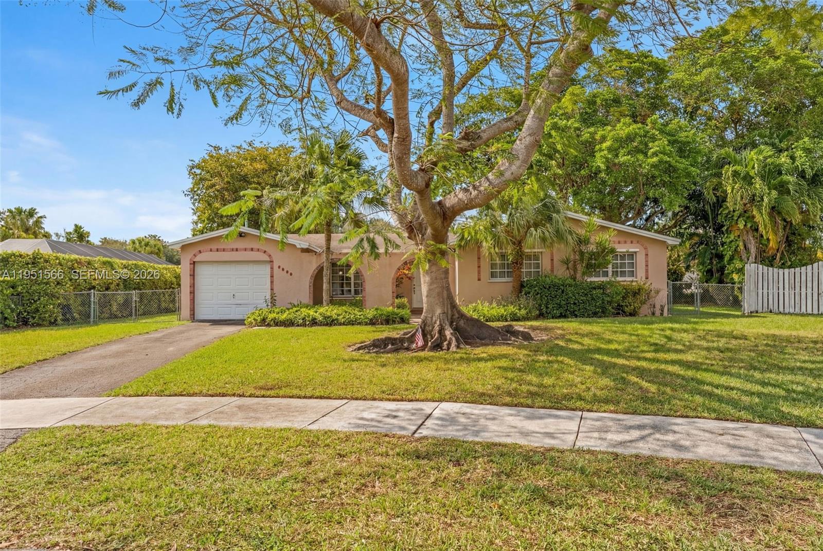 9925 SW 97th Pl, Miami FL 33176