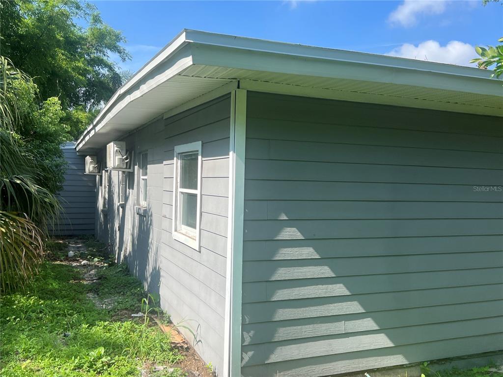 2002 E 33RD AVENUE, TAMPA, FL — photo 2 of 18