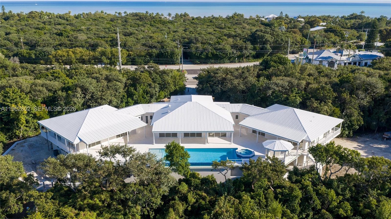ISLAMORADA, FL — photo 2 of 30