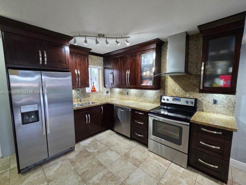 2680 W 76th St # 211, Hialeah FL 33016