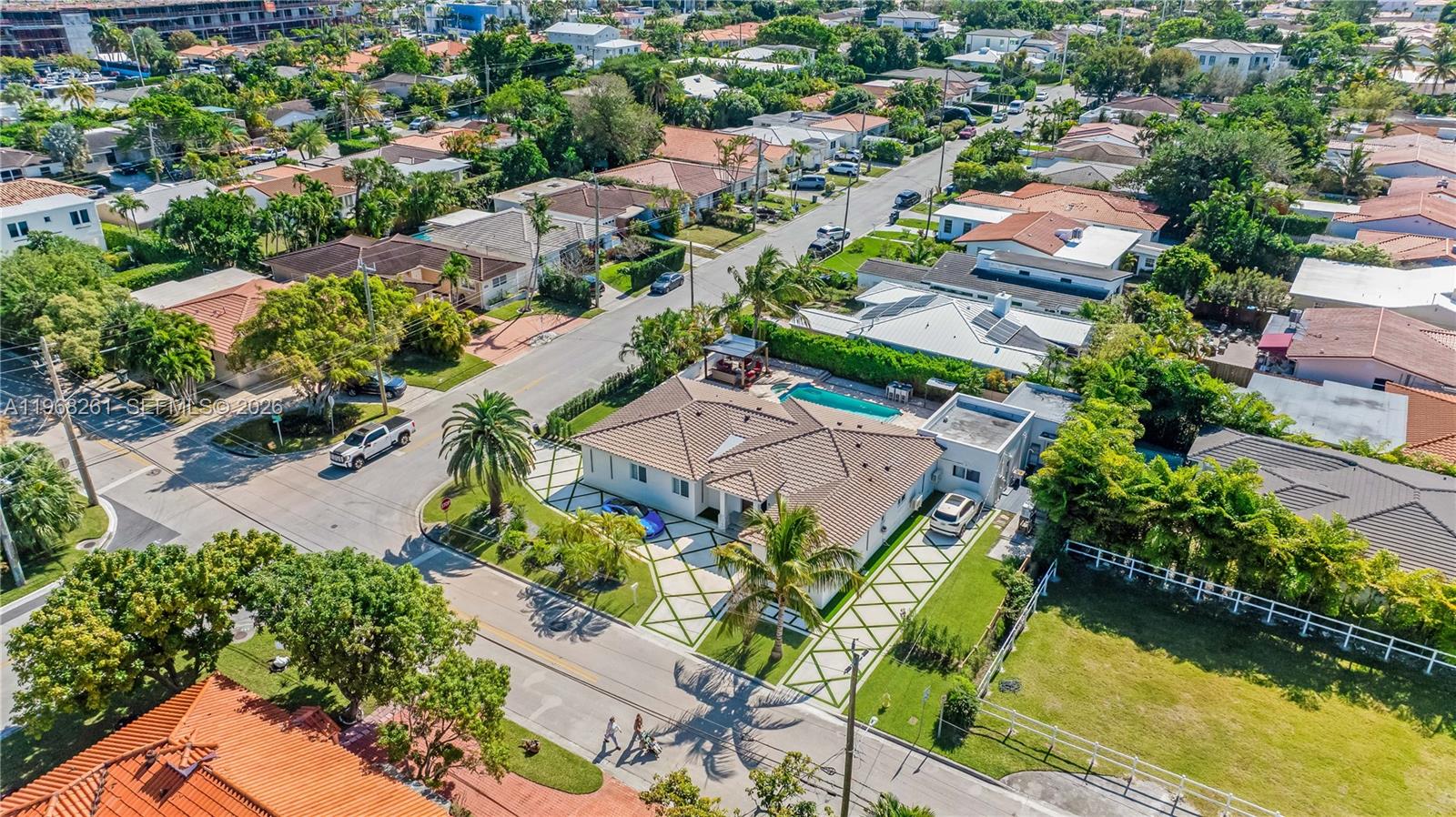 500 94th St, Surfside FL 33154