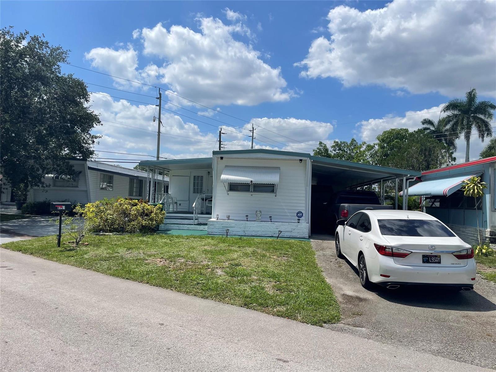 8581 SW 20th Place, Davie FL 33324
