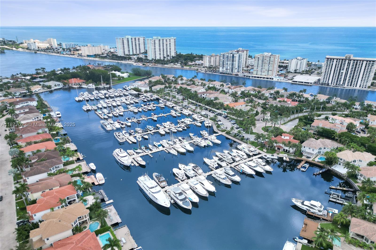 842 Spinnaker Dr E, Hollywood FL 33019