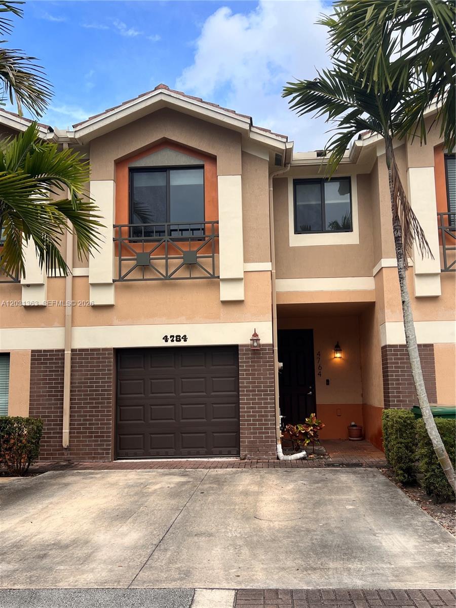 4764 E Station Sq, Davie FL 33314