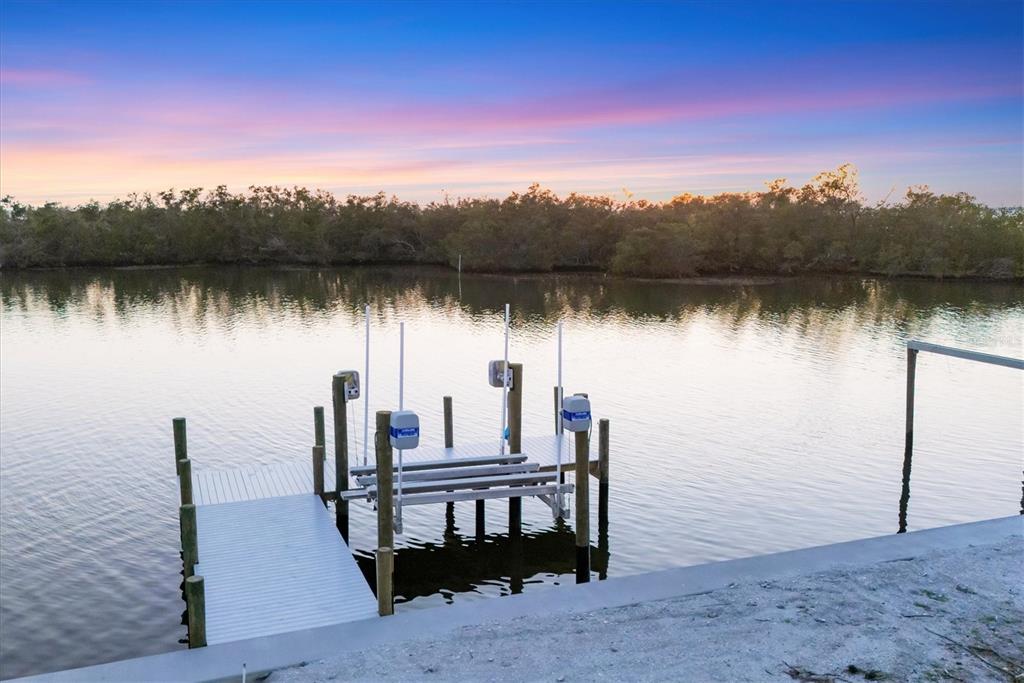 7314 WESTMORELAND DRIVE, SARASOTA, FL — photo 5 of 27
