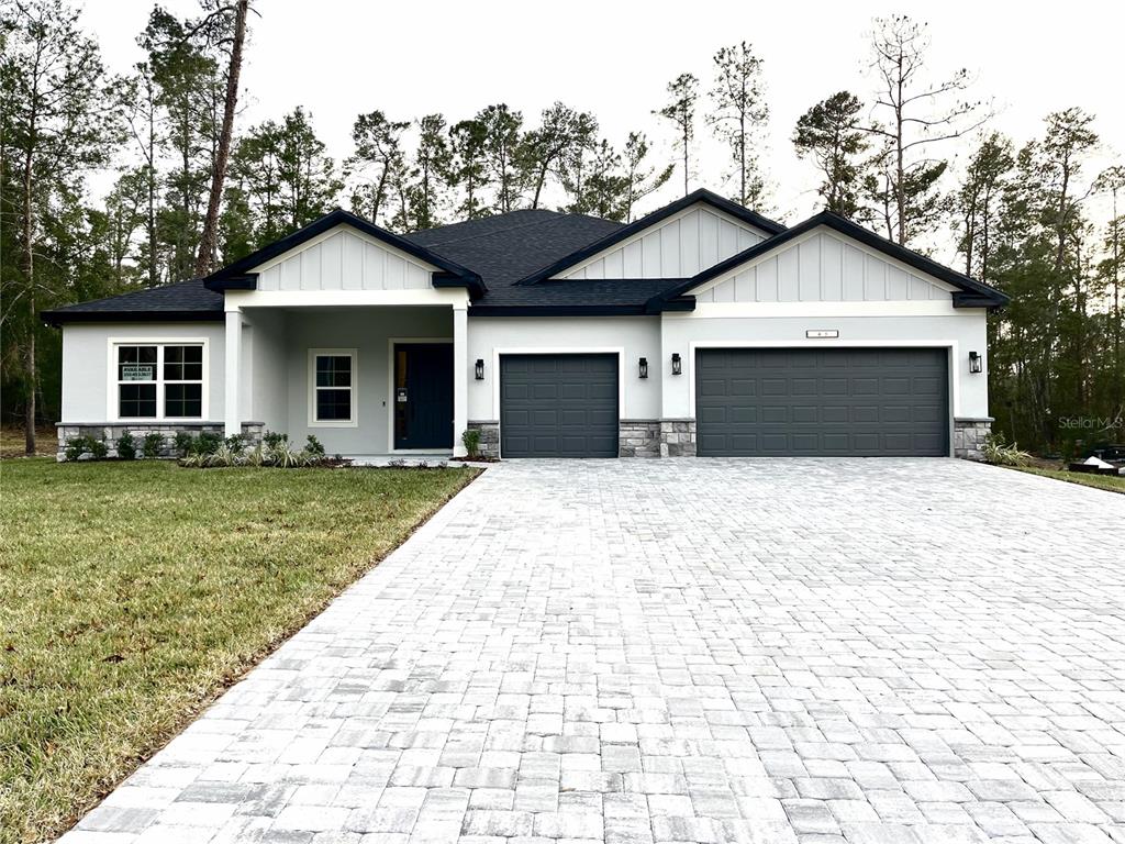 7 LOBELIA COURT
