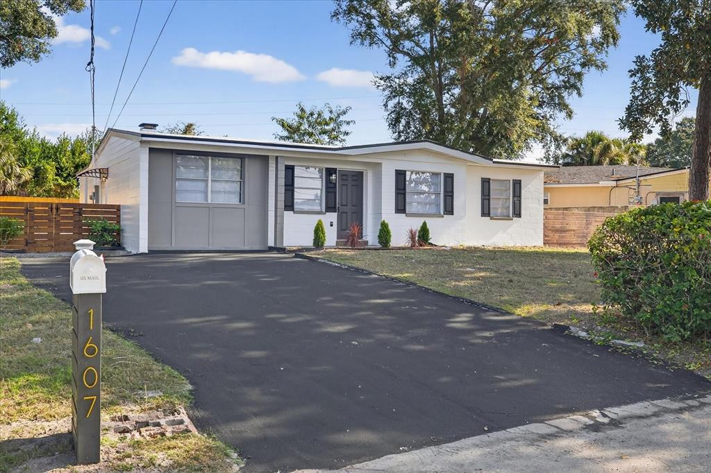 1607 STEVENSONS DRIVE