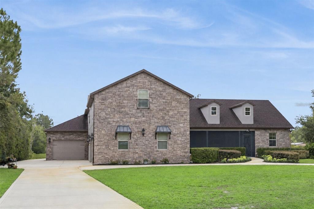 2075 MUSTANG COURT