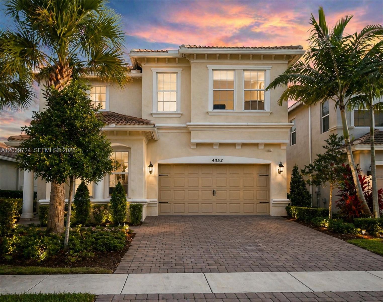 4352 Large Leaf Ln, Hollywood FL 33021