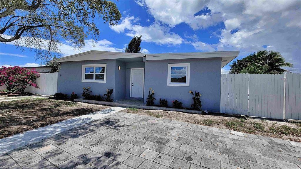 266 NE 42nd Street, Deerfield Beach FL 33064