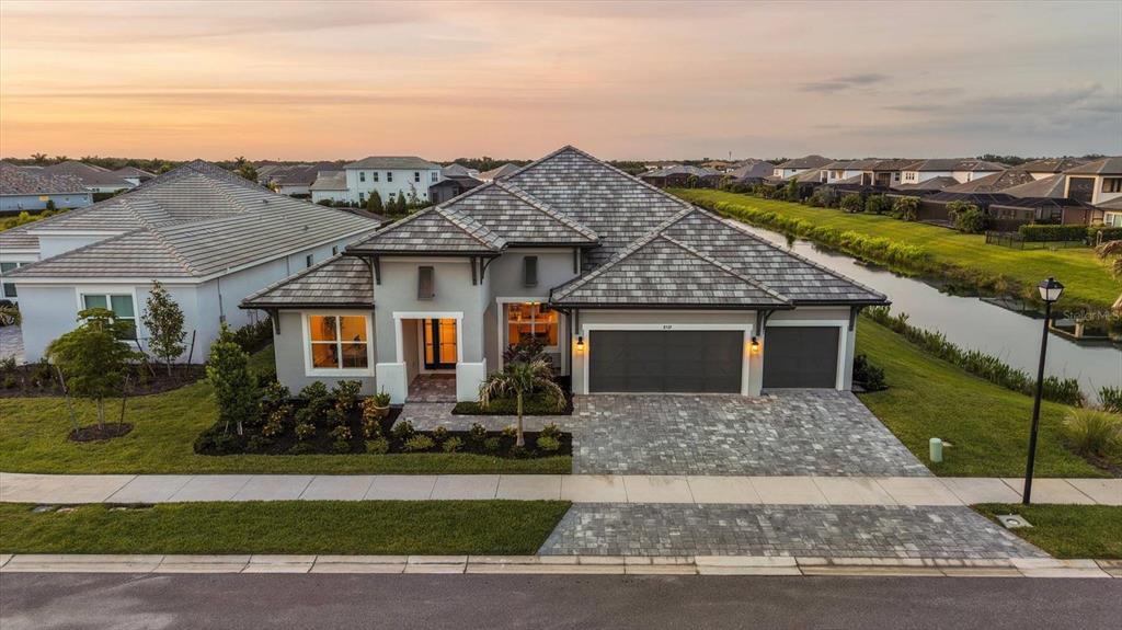 8532 BEECHLAKE COURT