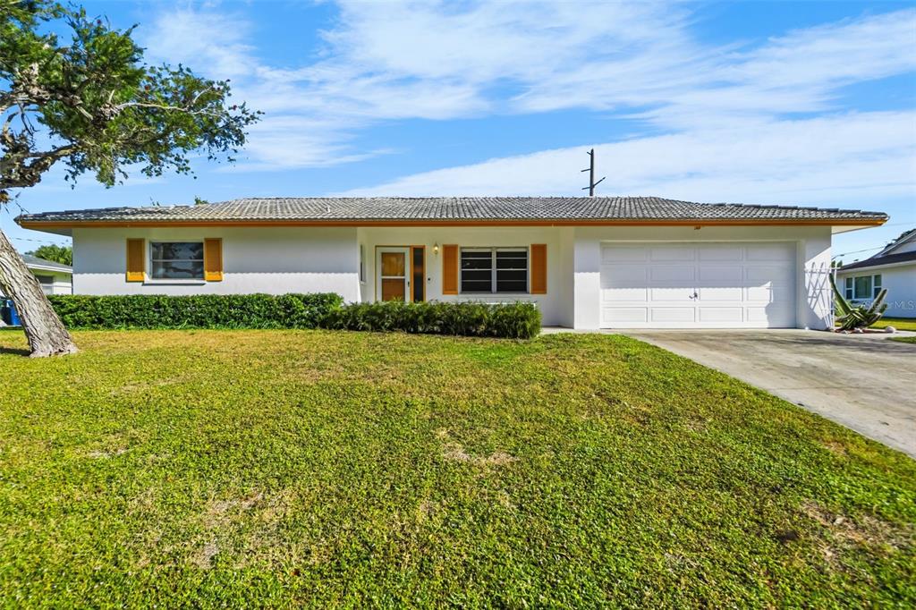 6711 ROXBURY DRIVE