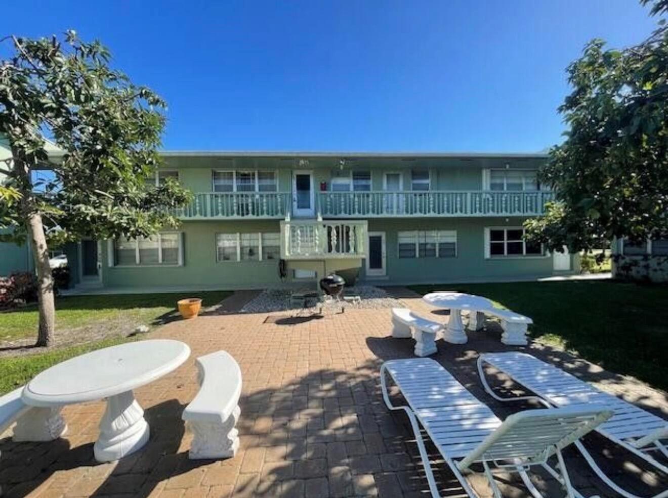 66 Easthampton C # C, West Palm Beach FL 33417