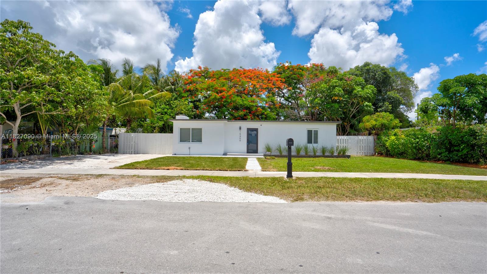 15459 Hayes Ln, Homestead FL 33033