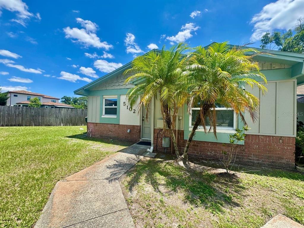 5102 LAWNTON COURT