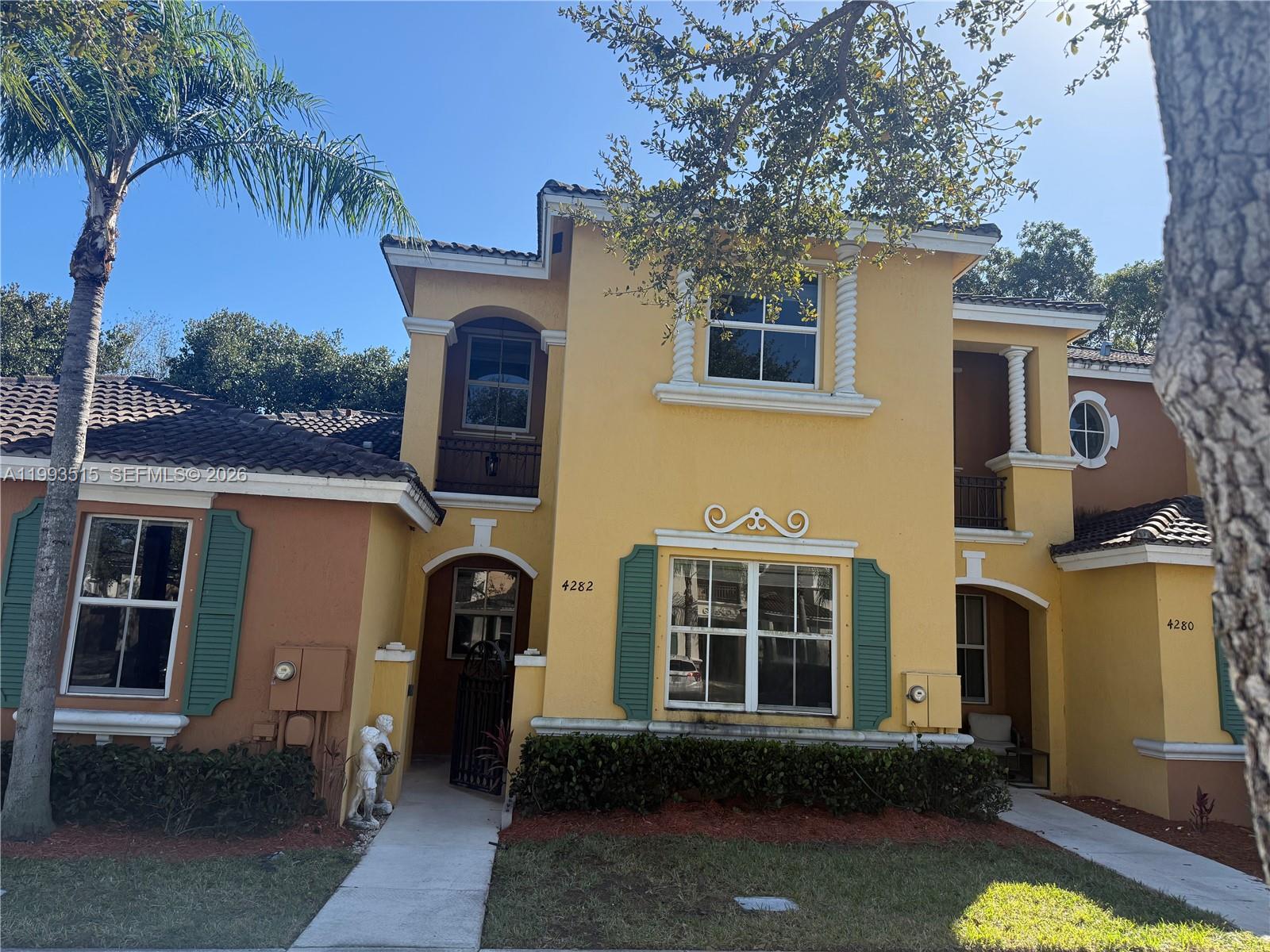 4282 NE 9th St, Homestead FL 33033