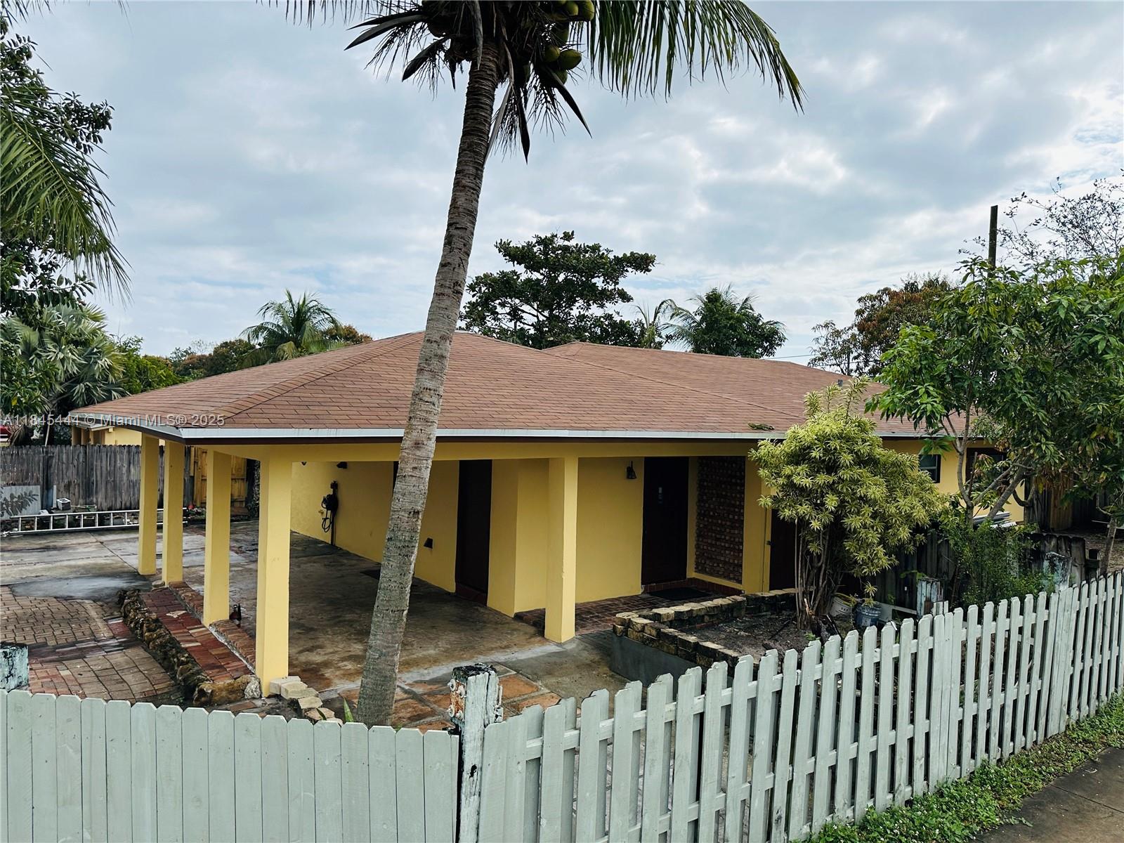 100 NE 26th St, Pompano Beach FL 33064