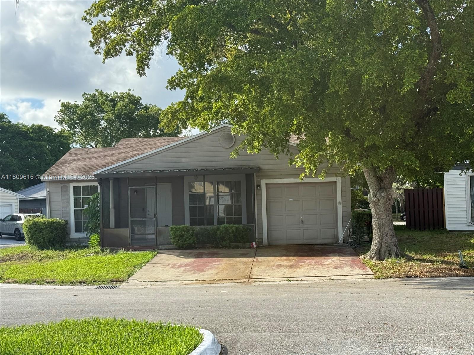 1792 SW 84th Ave, Miramar FL 33025