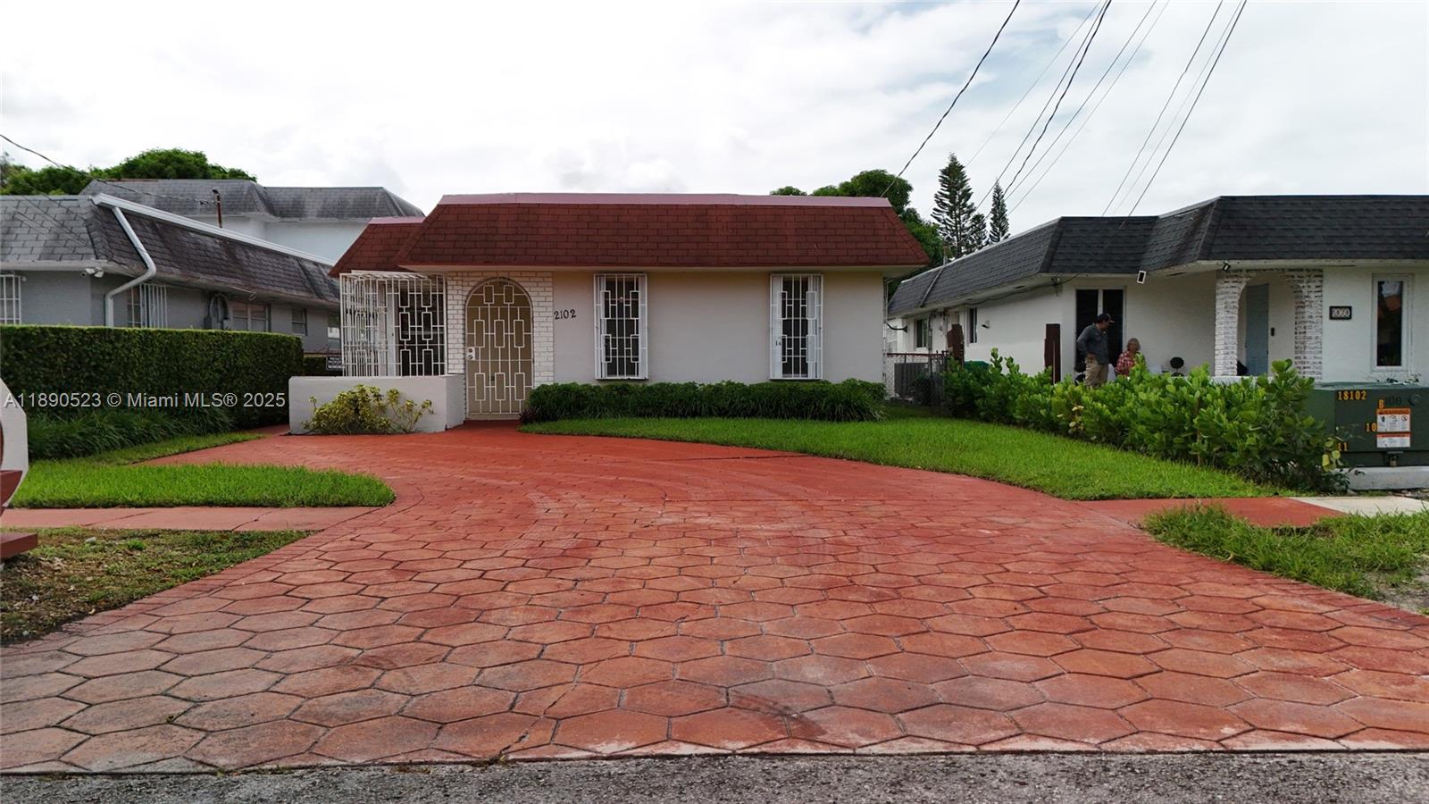 2102 SW 58th Ct, Miami FL 33155