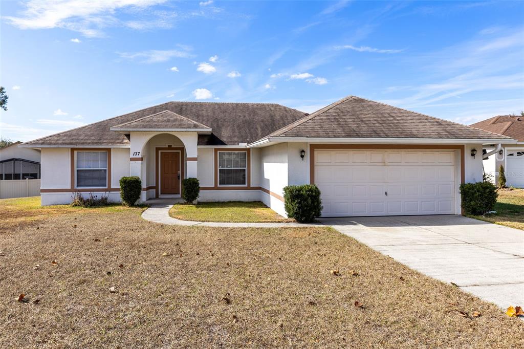 137 COUNTRY LAKES CIRCLE