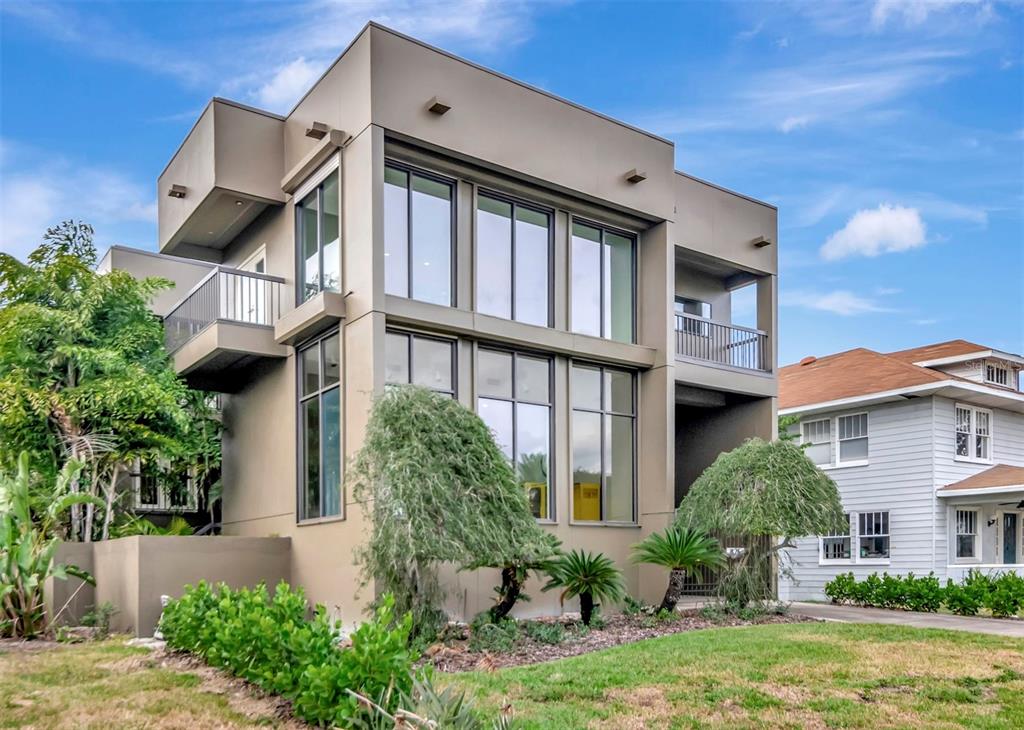 825 BAYSHORE BOULEVARD UNIT 1/2