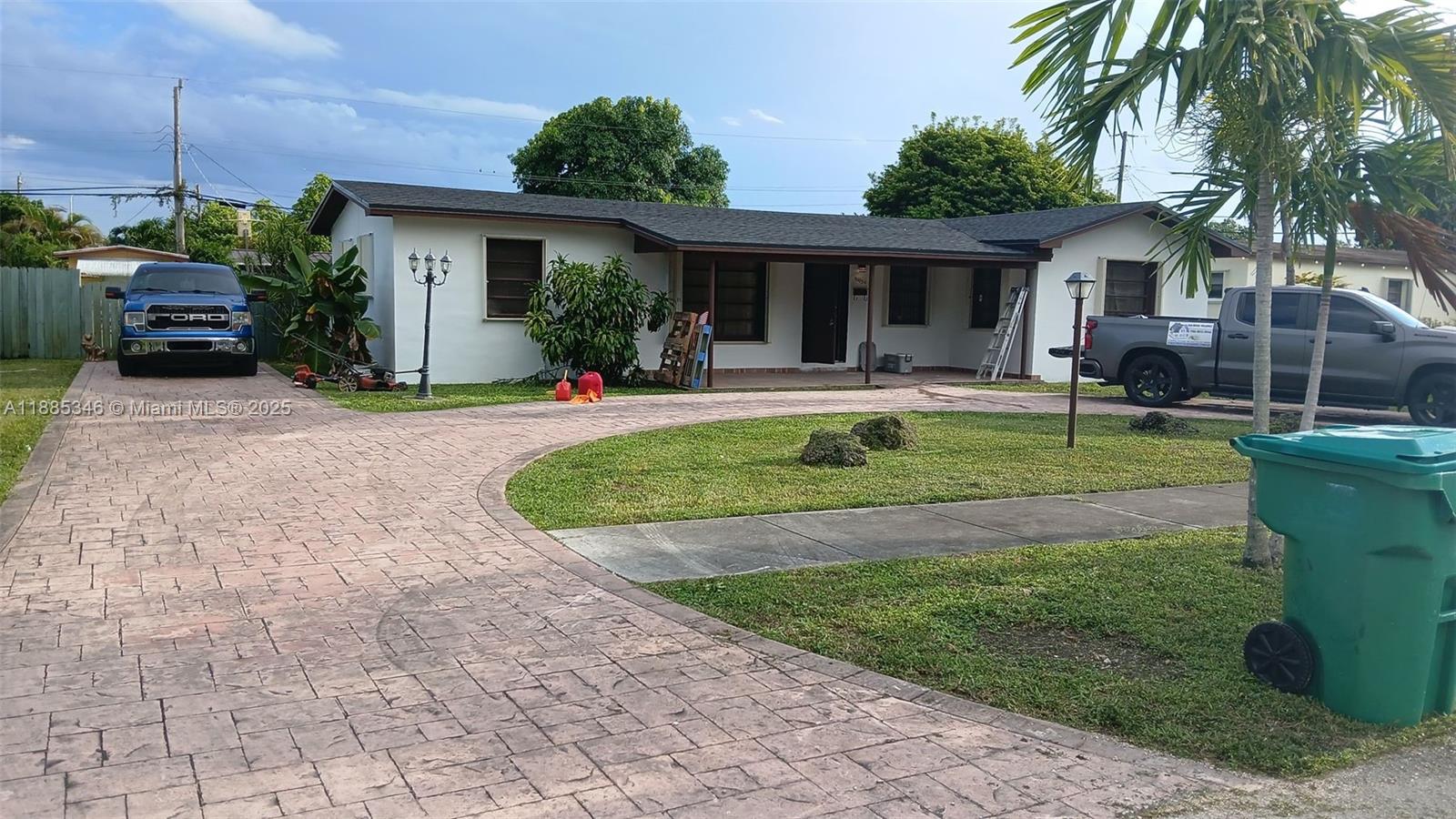 10030 SW 54th St, Miami FL 33165