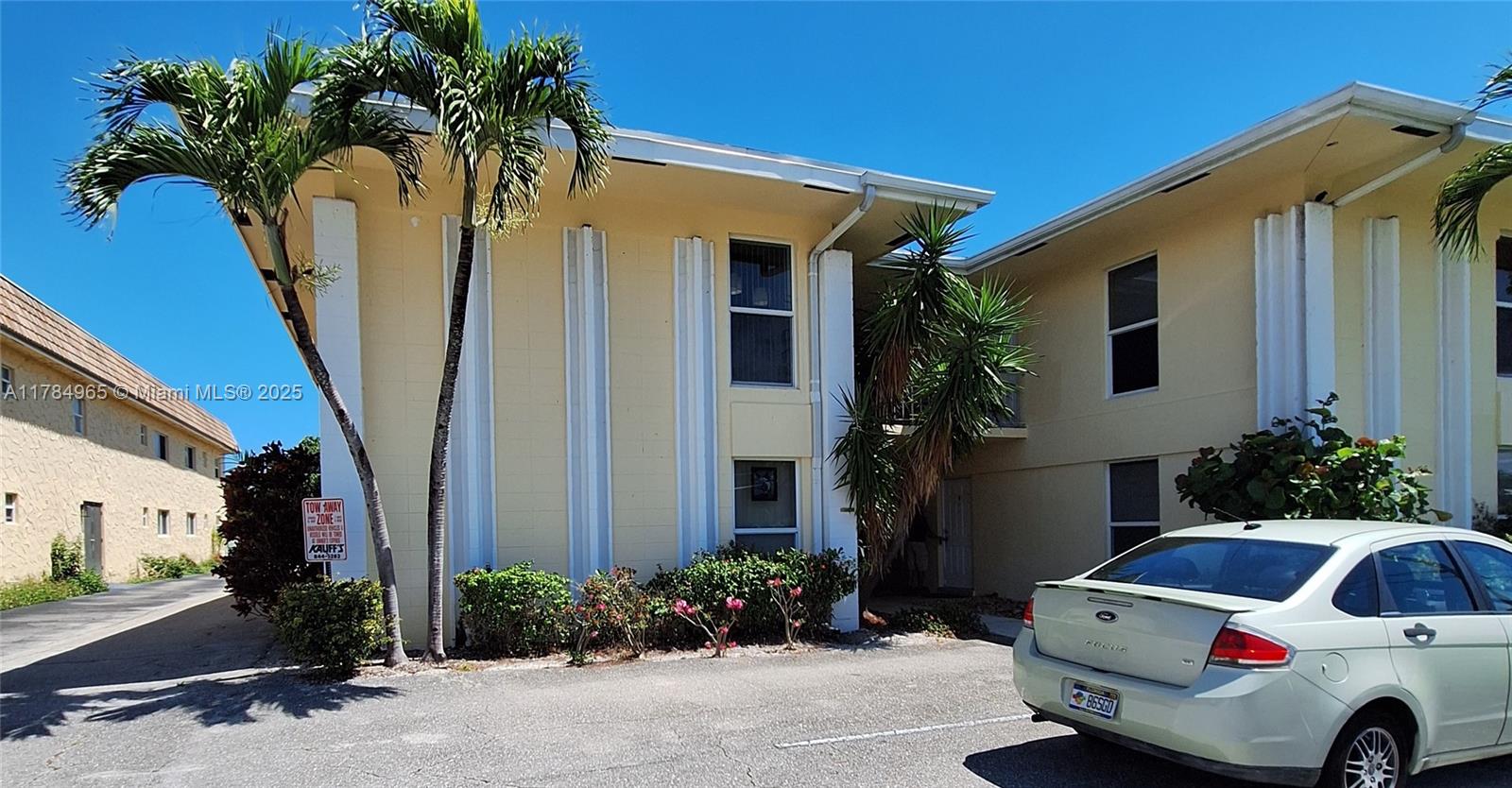 733 Hummingbird Way # 6, North Palm Beach FL 33408
