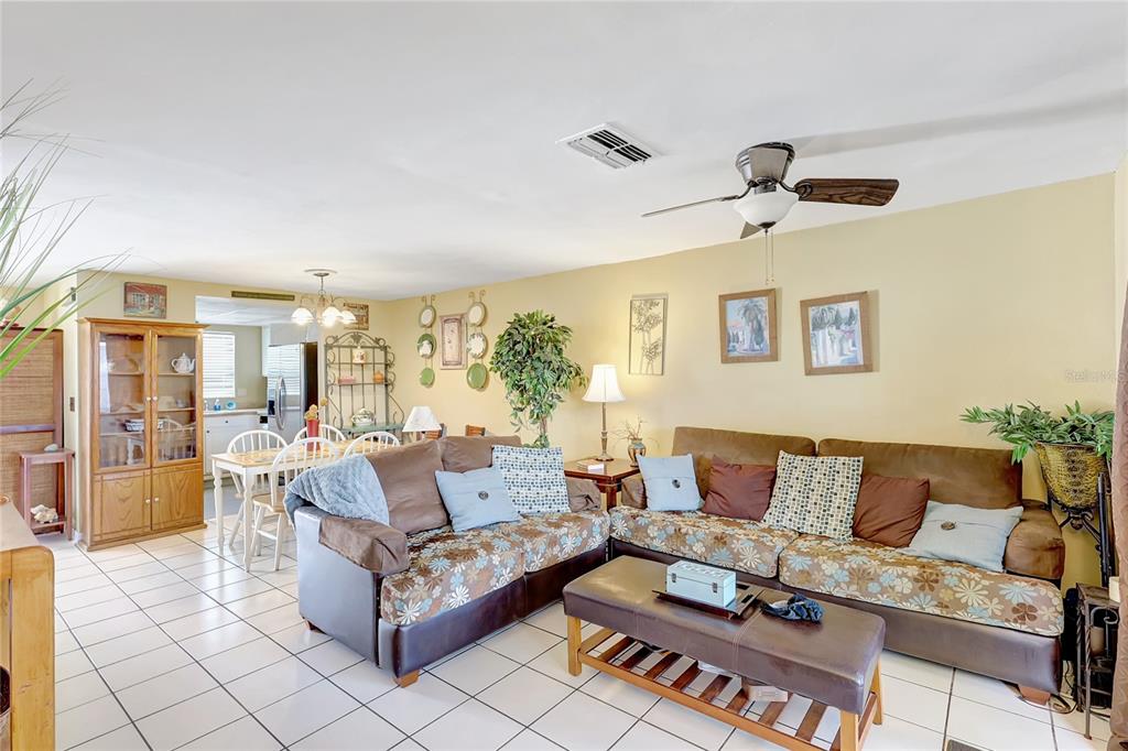 2811 S PINES DRIVE UNIT 15, LARGO, FL — photo 4 of 30