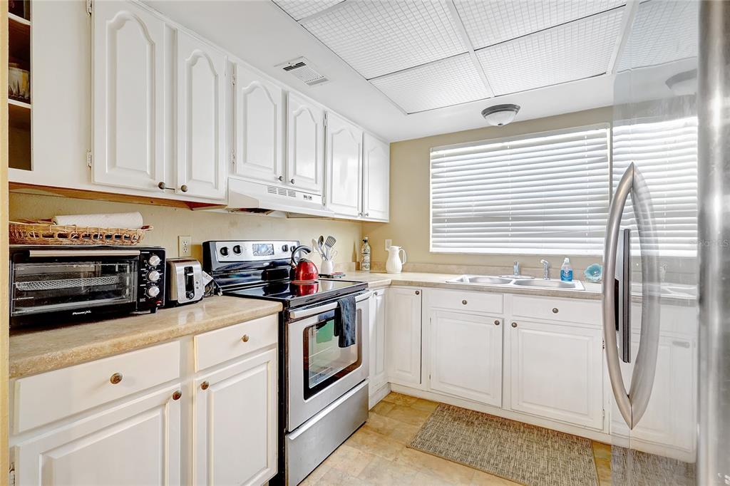 2811 S PINES DRIVE UNIT 15, LARGO, FL — photo 5 of 30
