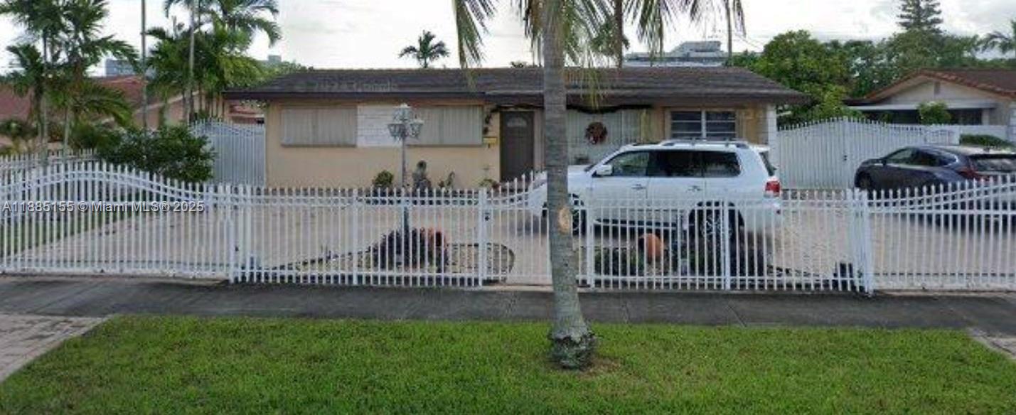 900 W 50th Pl, Hialeah FL 33012