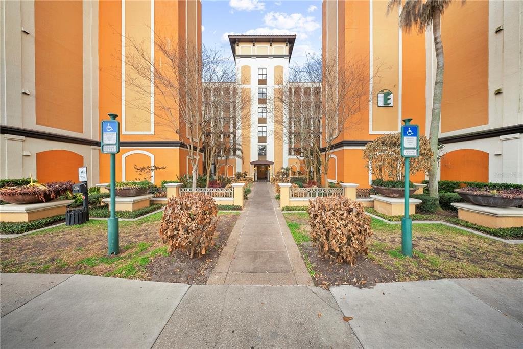 12527 FLORIDAYS RESORT DRIVE UNIT 402E