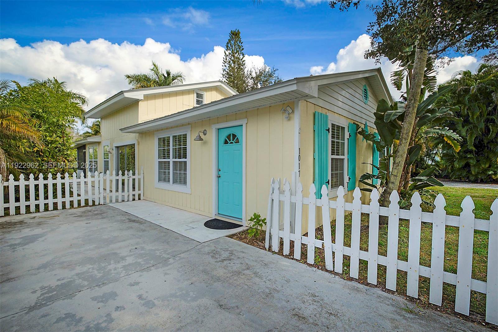 1017 SW Spruce St, Palm City FL 34990