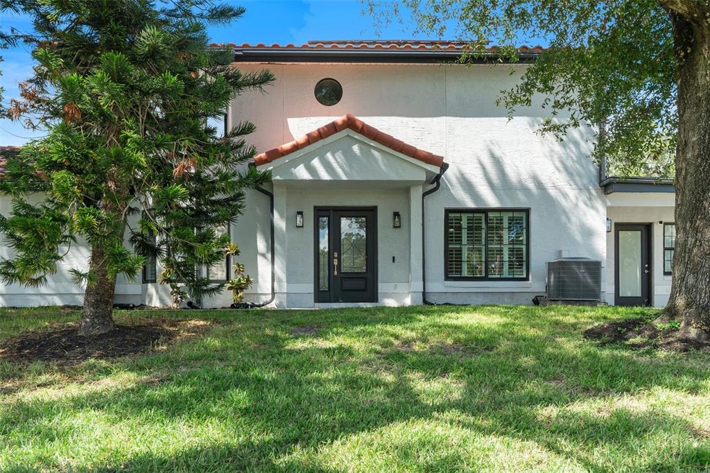 1001 KNOLL WOOD COURT