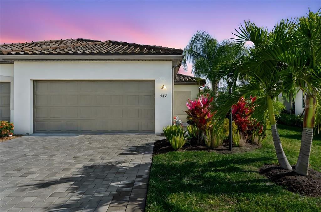 5433 MYSTIC WATER COVE