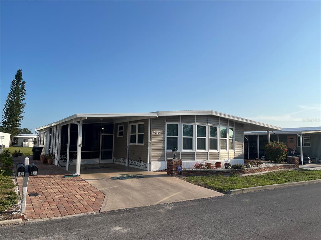 902 JOLANDA CIRCLE